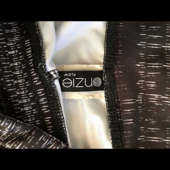 Onzie Striped Leggings - Picture 2 of 4